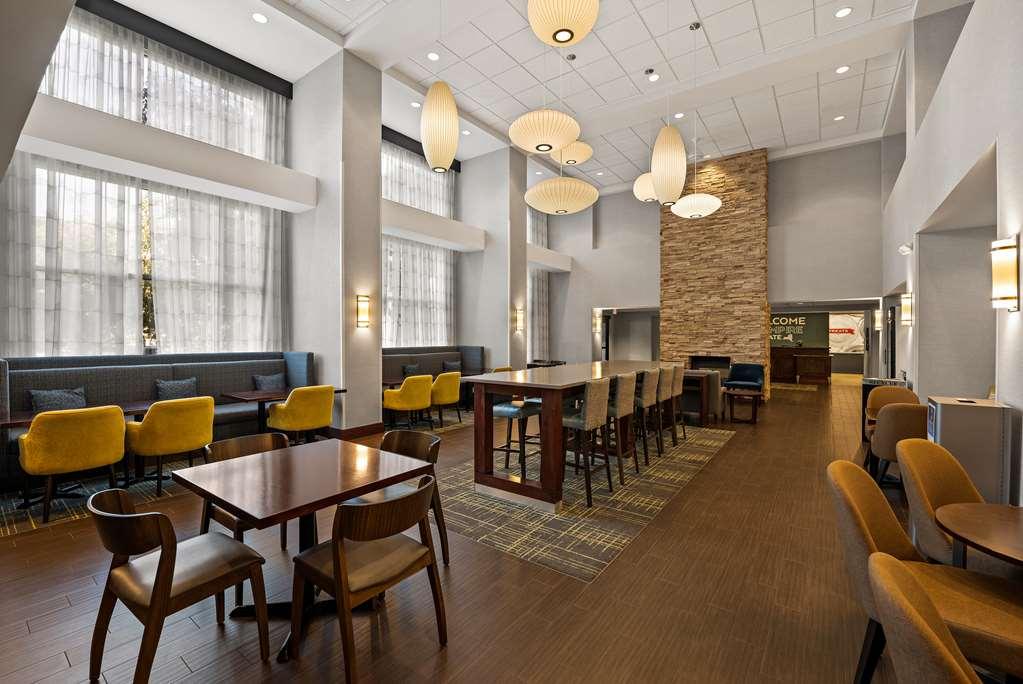 แฮมป์ตัน อินน์ แอนด์ สวีท โพห์คีปซี Spackenkill ร้านอาหาร รูปภาพ